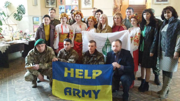Курйози в АТО: Як саме життя підбадьорює бійців і волонтерів на Донбасі - фото 4