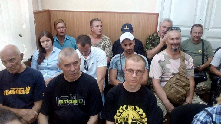Запорізькі активісти вважають, що перебування Віктора Колоянова в СІЗО навмисно подовжують - фото 2