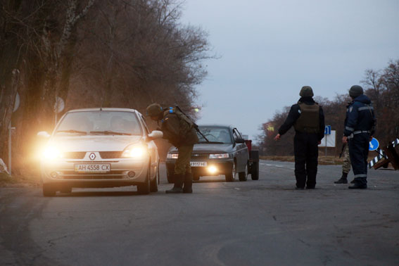 Як українські вояки готують блокпости до зими (ФОТО) - фото 2