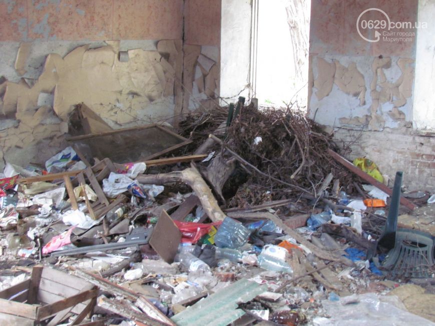 В Маріуполі бомжі-алкоголіки окупували дитячий садок (ФОТО) - фото 4