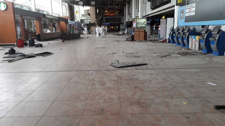 ЗМІ показали як виглядає зсередини понівечений аеропорт Брюсселя - фото 6