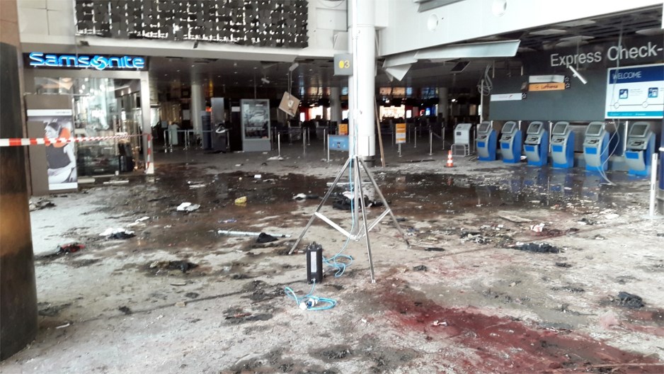 ЗМІ показали як виглядає зсередини понівечений аеропорт Брюсселя - фото 9
