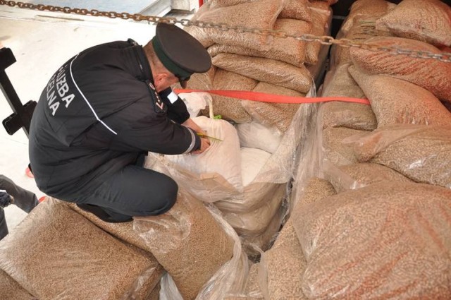 У Польщі затримали 1,5 тонни контрабандного українського бурштину - фото 2