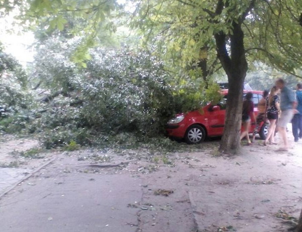 Дніпро оговтується після вечірньої зливи - фото 2