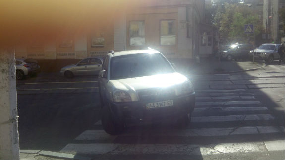 У Києві знайшовся черговий водій з призом "Паркуюсь, як жлоб" - фото 1