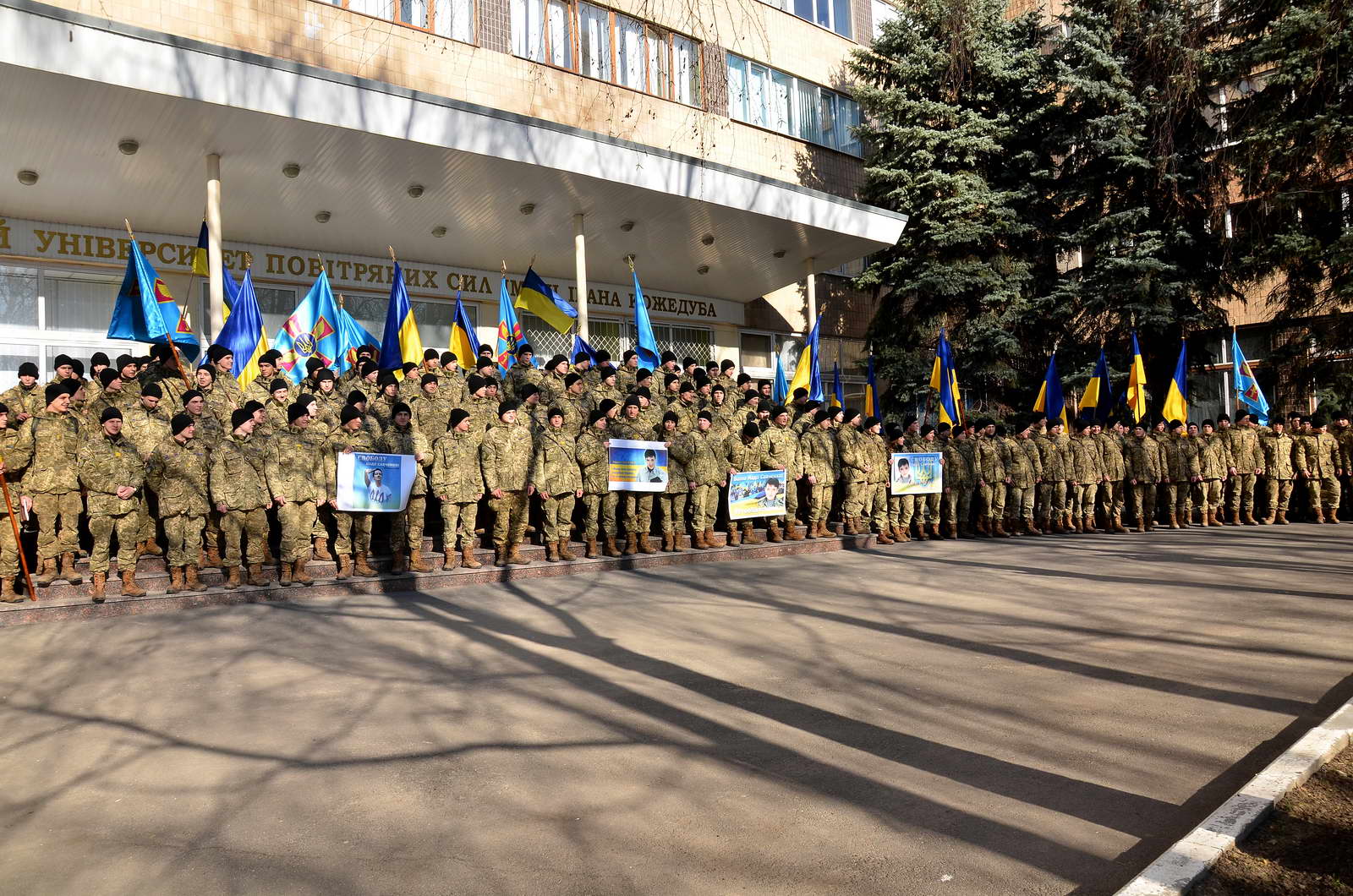 Харківські курсанти вимагають звільнити Савченко  - фото 3