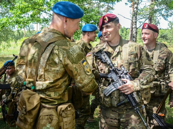 Українські десантники на відмінно справилися зі стрільбами - фото 2