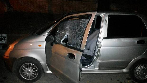 У Львові невідомі побили вікна у п'ятьох автомобілях - фото 3