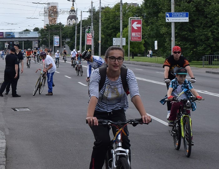 Через велосипедистів у Дніпрі перекрили рух на Набережній - фото 5