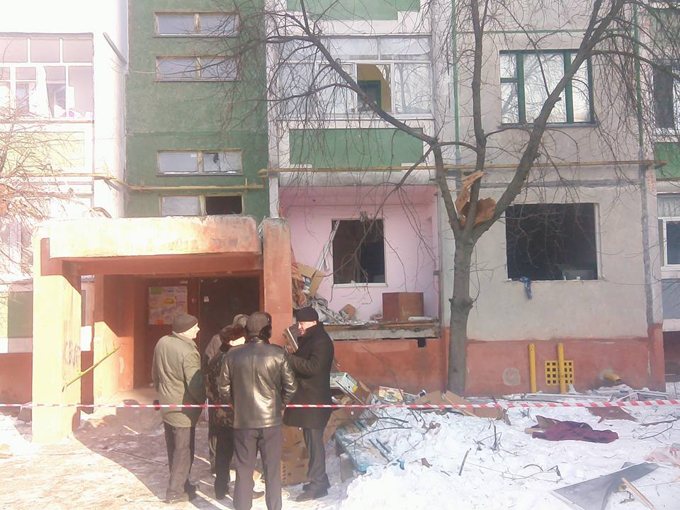 У Чернігові під час вибуху газу у квартирі постраждав чоловік - фото 3
