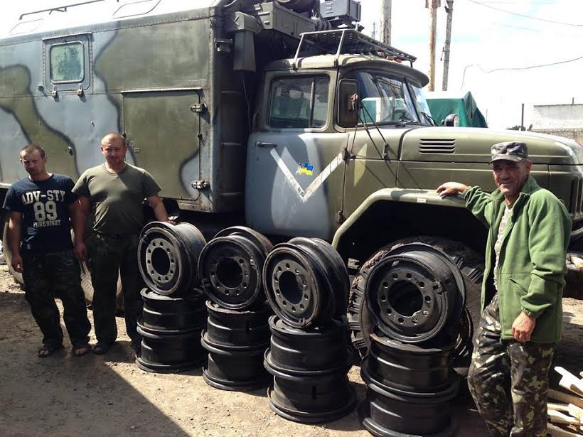 Українські бійці на Донбасі отримали обладнання на 5 млн грн (ФОТО) - фото 6