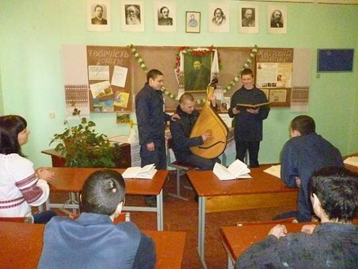 Рівненські зеки декламували Шевченка під бандуру - фото 1