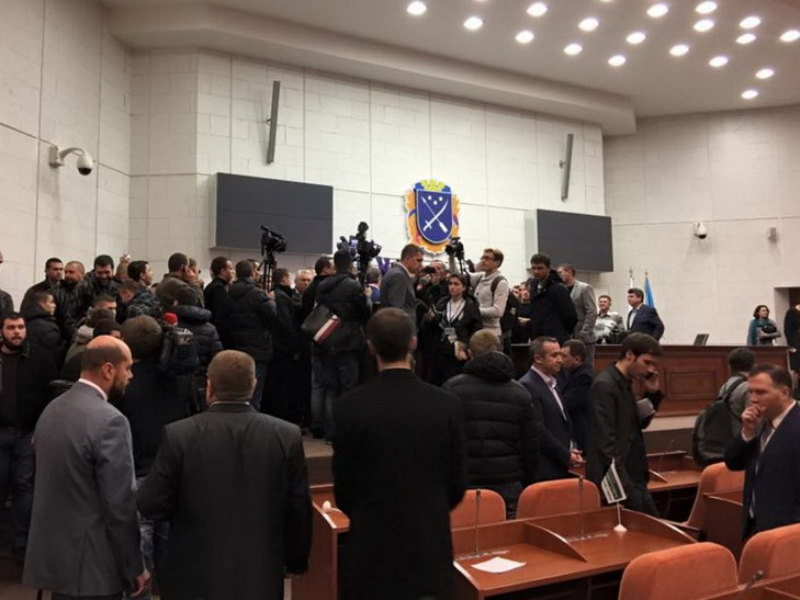 У Дніпропетровську депутати збираються голосувати за спиною у Філатова - фото 1