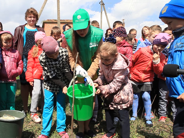 У Всесвітній день Землі школярі Шепетівщини посадили горіховий сад - фото 3