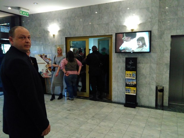 Представники ЛГБТ-спільноти зайняли 40 номерів у львівському готелі - фото 5