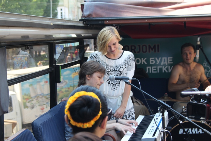 У Львові запустили двоповерховий джазовий автобус (ФОТО, ВІДЕО) - фото 1