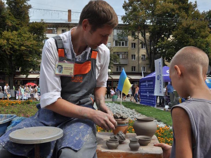 З надією на краще: Як полтавці святкували 25-річчя України - фото 7