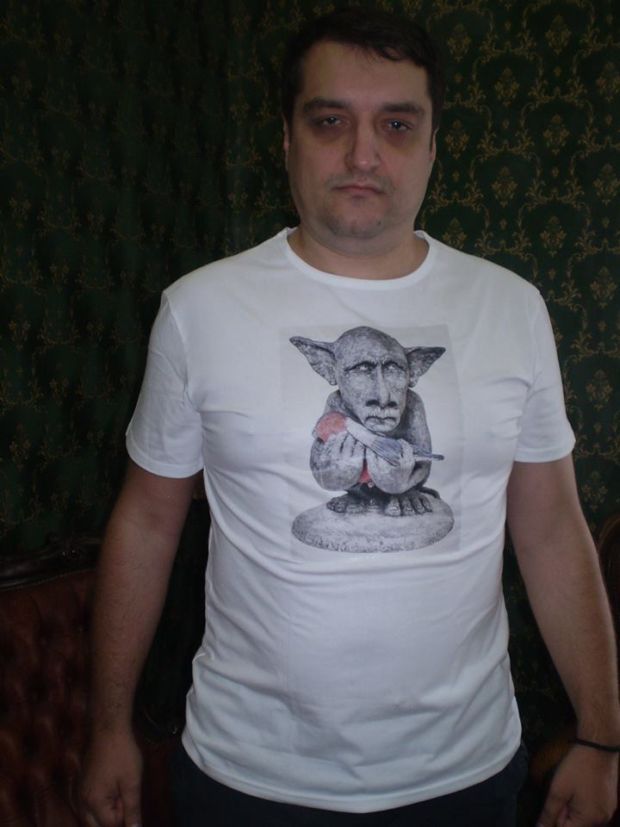 Запорізька пам’ятка “Путін зі снігуром” з’явилася на футболках - фото 1