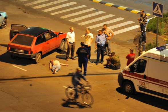 У Сумах під колесами автівки загинув пішохід (ВІДЕОФАКТ) - фото 1