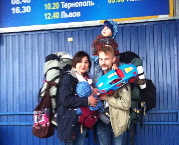 Родина із Дніпропетровська вирушила в тур пропагувати волонтерство - фото 1