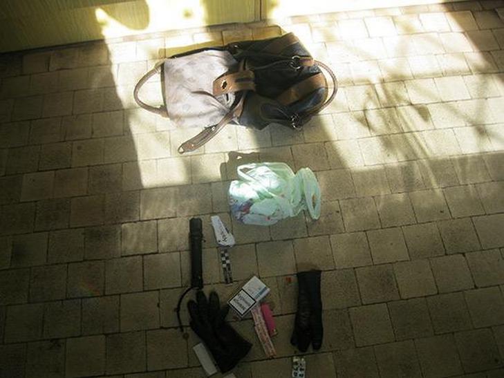 В Чорноморську озброєна жінка невдало пограбувала ювелірний магазин - фото 1