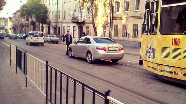 У Львові знову зупинився рух трамваїв - фото 1