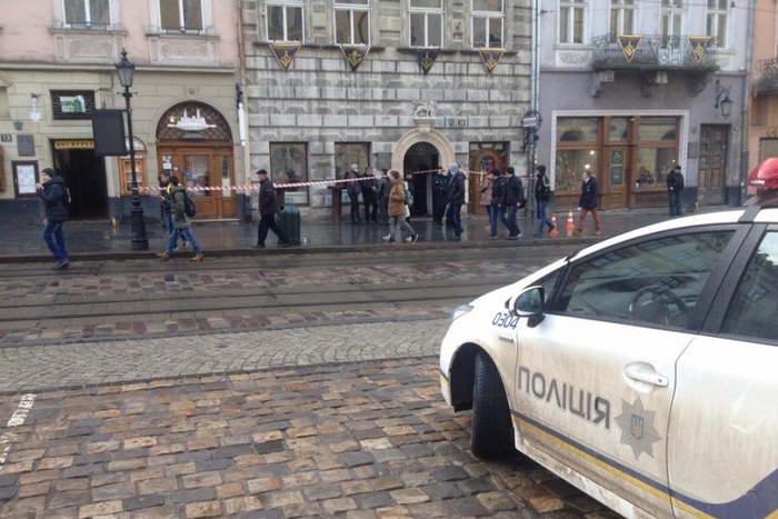 Поліція перевіряє повідомлення про замінування сімох ресторанів у центрі Львова - фото 1