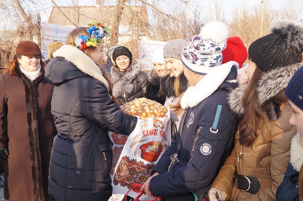 Діти з Луганщини стали першими гостями зимового табору відпочинку і дозвілля, що відкрився у Запоріжжі - фото 3