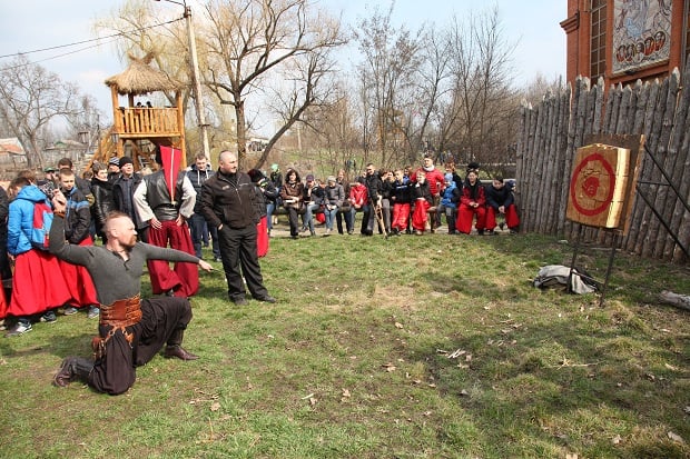 Біля легендарного запорізького дуба відсвяткували козацьку Маляну - фото 15