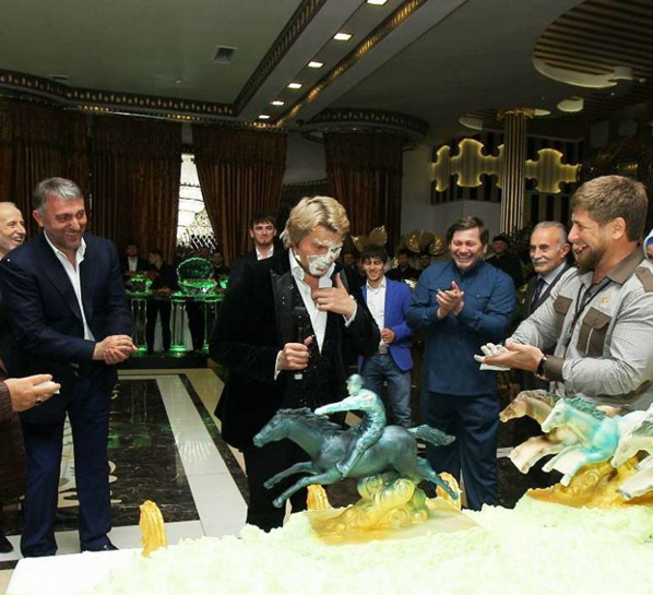 Кадиров показав фото Баскова, якому тортом в пику "заїхали" - фото 1
