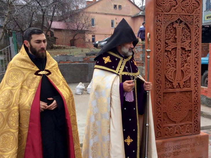 У Хмельницькому освятили Хачкар присвячений 100-річчю великого геноциду вірмен - фото 2