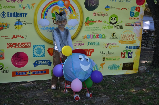 Вулицями Запоріжжя пройшов карнавал дитячих візків - фото 7