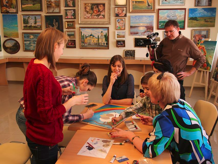 У Кіровограді журналісти намалювали картину, щоб допомогти онкохворим - фото 1