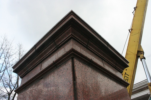 У Запоріжжі сьогодні, 11 березня, прибрали черговий пам’ятник, що підпадає під закон про декомунізацію - фото 10