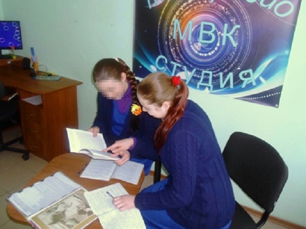 У Мелітопольській виправній колонії працює радіостудія, в якій вихованки створюють власні радіопрограми  - фото 2