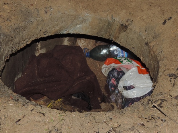 У Мелітополі в колодязі Укртелекому знайшли труп невідомою людини - фото 2