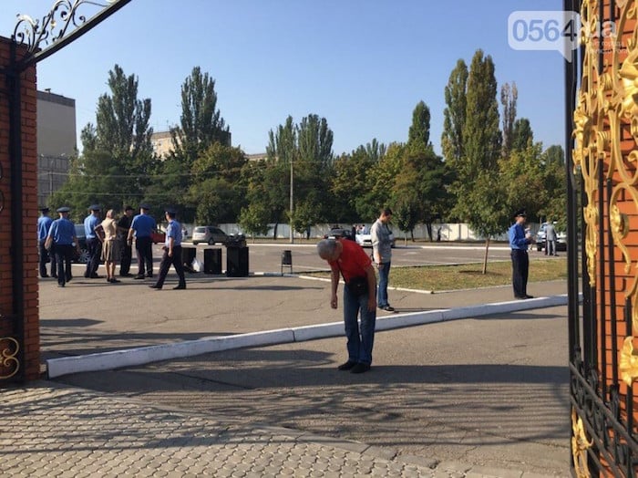 У Кривому Розі до приїзду глави Московської церкви виставили кордон поліції - фото 1