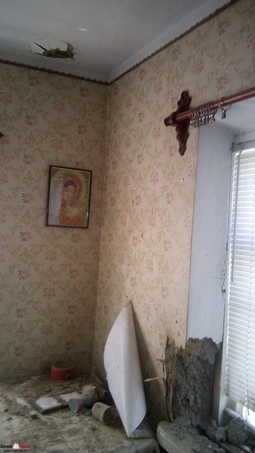 На мирній Дніпропетровщині у приватний будинок прилетів снаряд - фото 1