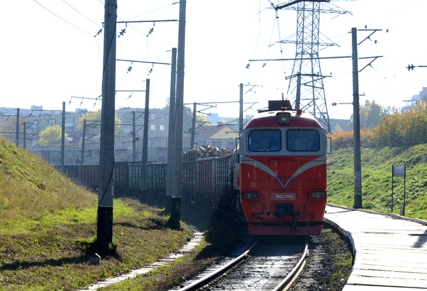 Львівські залізничники отримали тепловоз у подарунок - фото 1