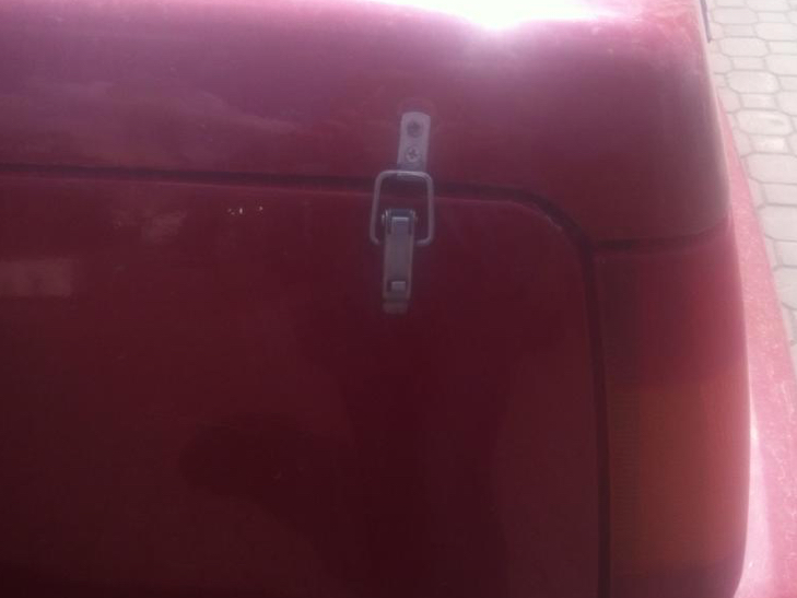 Як "правильно" закрити багажник в автівці (ФОТОФАКТ) - фото 1