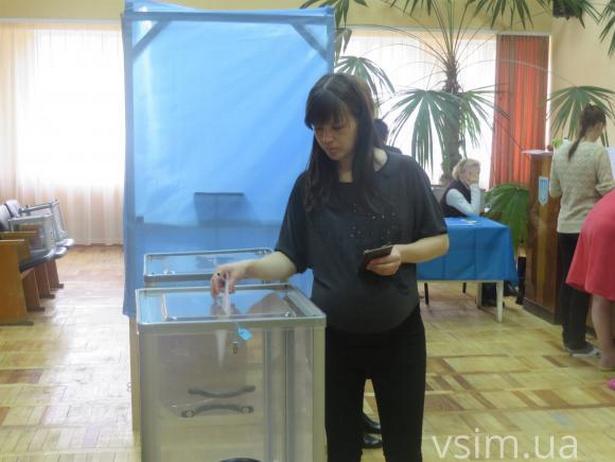 У Хмельницькому майбутні матері активно голосують за майбутнє країни - фото 2