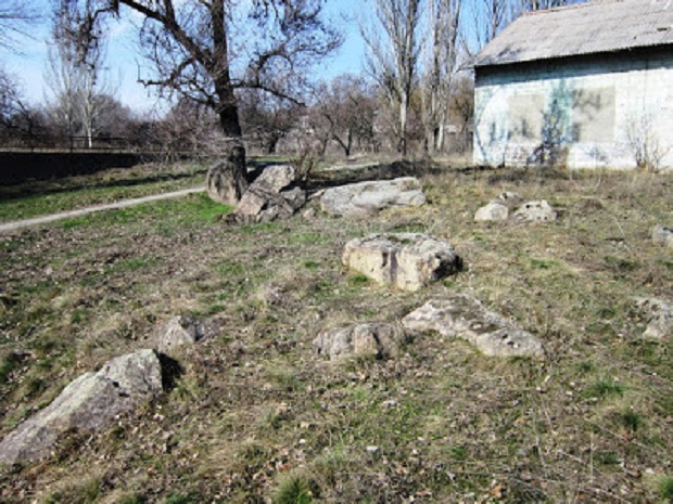 Кам’яна глиба, що формою нагадує мамонта, могла мати культове призначення - фото 6