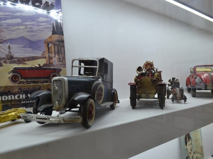 Перший у Західній Україні музей ретро-автомобілів відкрили у Тернополі - фото 3