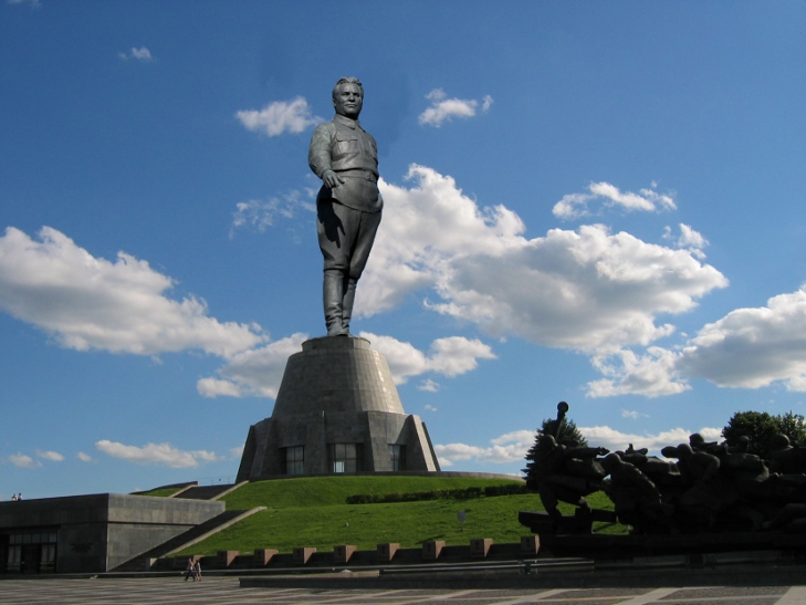 Кіровоградці відправили Кірова туди, де він і не мріяв (ФОТОЖАБИ) - фото 10