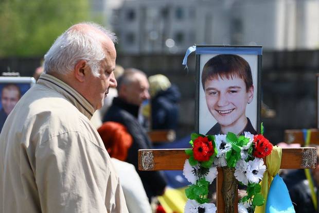 Як у Львові молились на могилах бійців АТО - фото 4