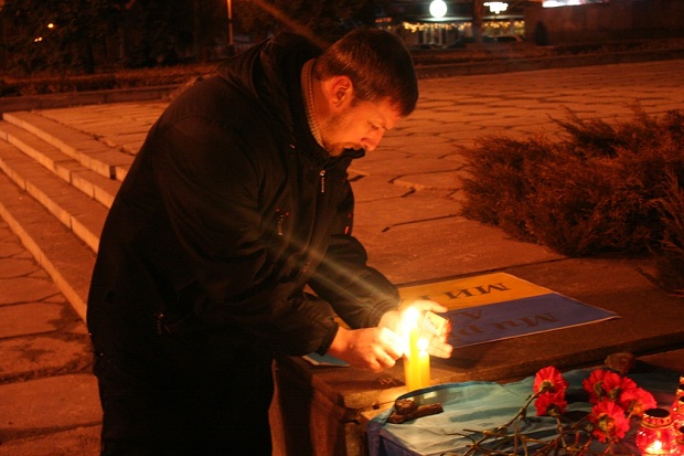 Акція пам’яті Іси Мунаєва – чеченського добровольця, який загинув на Донбасі рівно рік тому, відбулася у Запоріжжі сьогодні, 1 лютого - фото 5