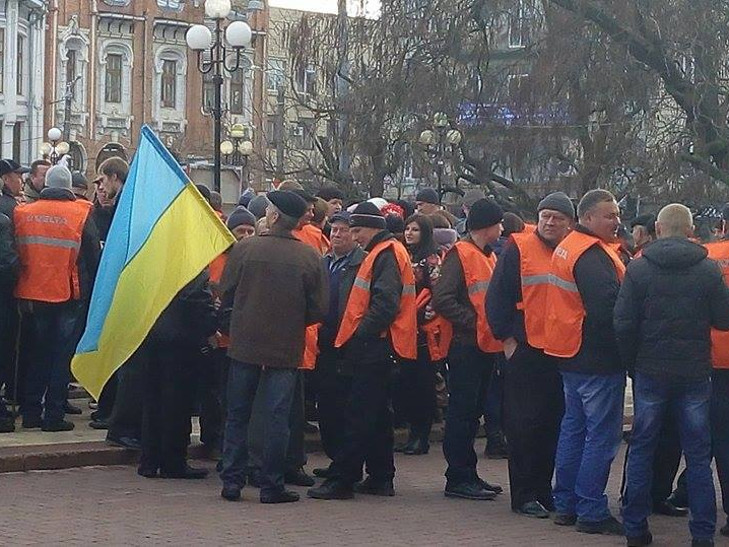 Працівники "Велти" вимагають від обласної влади залишити їм роботу - фото 3