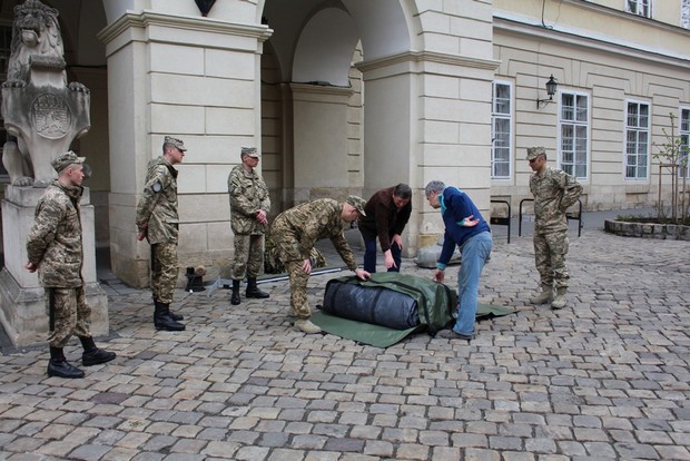 У Львові для військових журналістів передали намет - фото 1