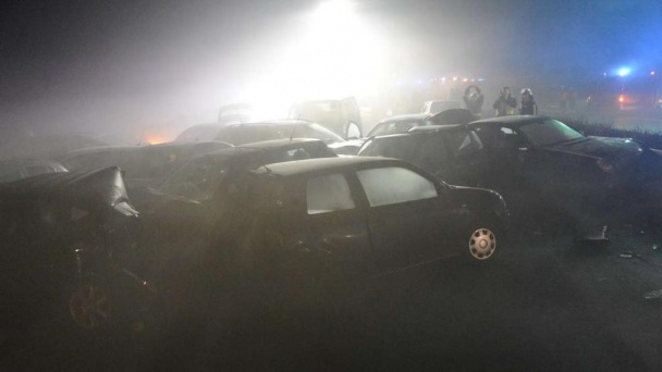 В Німеччині зіткнулося 24 авто: майже 70 постраждалих і один загиблий - фото 1
