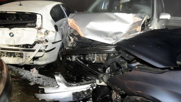 В Німеччині зіткнулося 24 авто: майже 70 постраждалих і один загиблий - фото 6